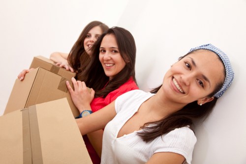 Flexible Greenwich van service for residential and business moves