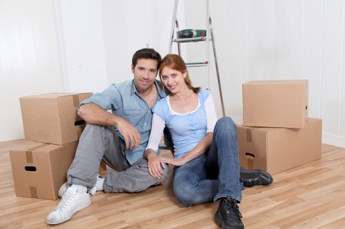Packing and transport support for customers in Greenwich